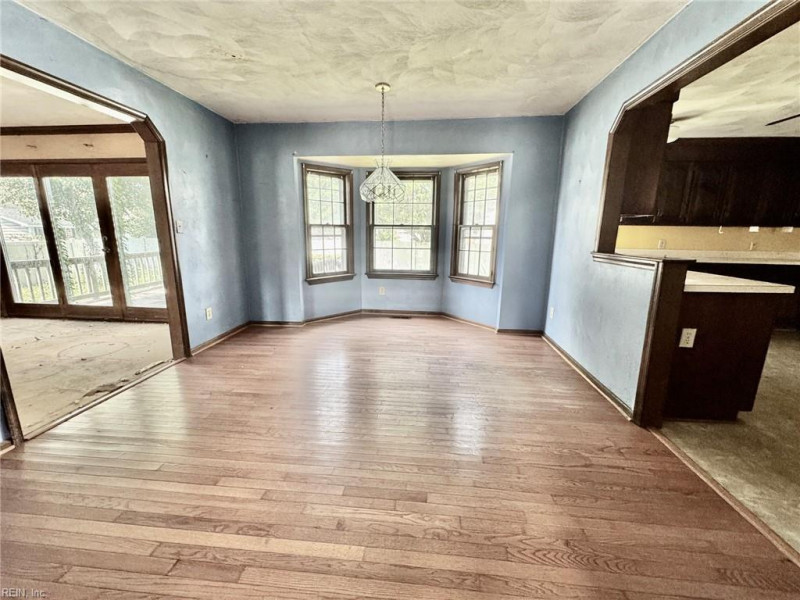 Photo 5 of 10 residential for sale in Chesapeake virginia