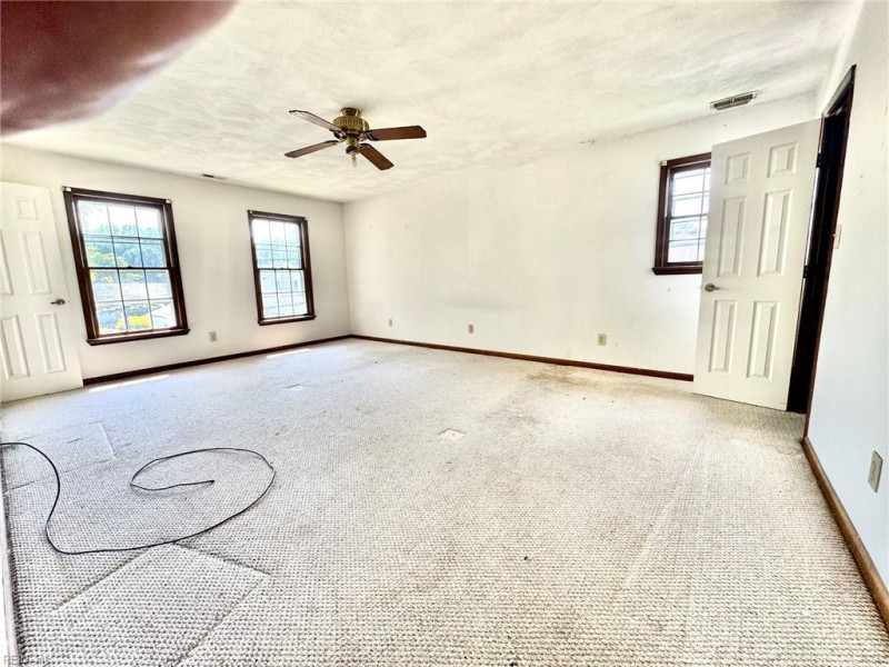 Photo 7 of 10 residential for sale in Chesapeake virginia