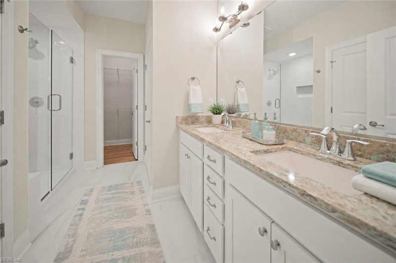 Photo 11 of 21 residential for sale in Suffolk virginia