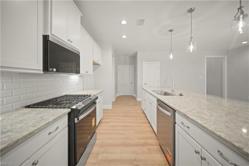 Photo 3 of 21 residential for sale in Suffolk virginia