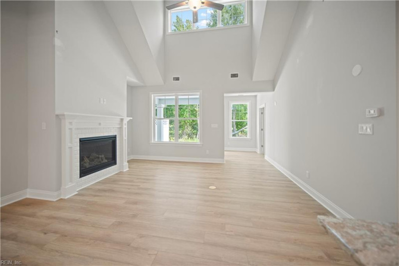 Photo 4 of 21 residential for sale in Suffolk virginia