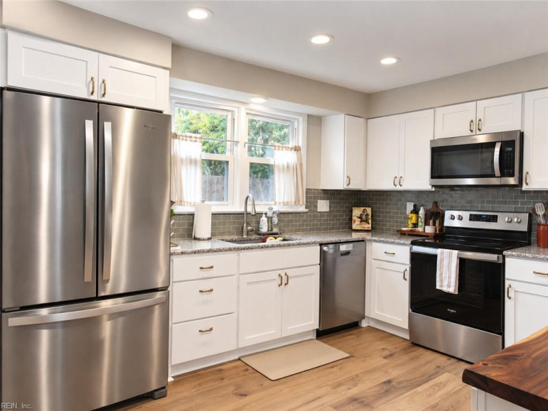 Photo 18 of 45 residential for sale in Norfolk virginia