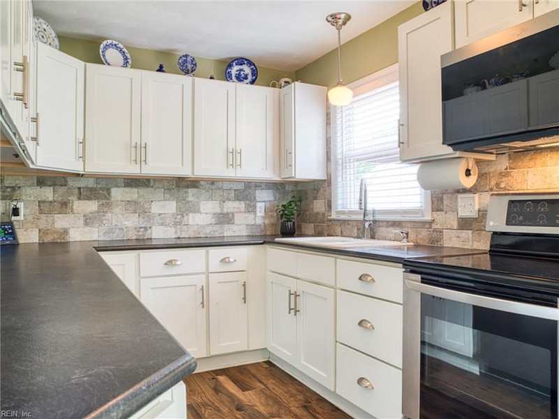 Photo 12 of 43 residential for sale in Chesapeake virginia