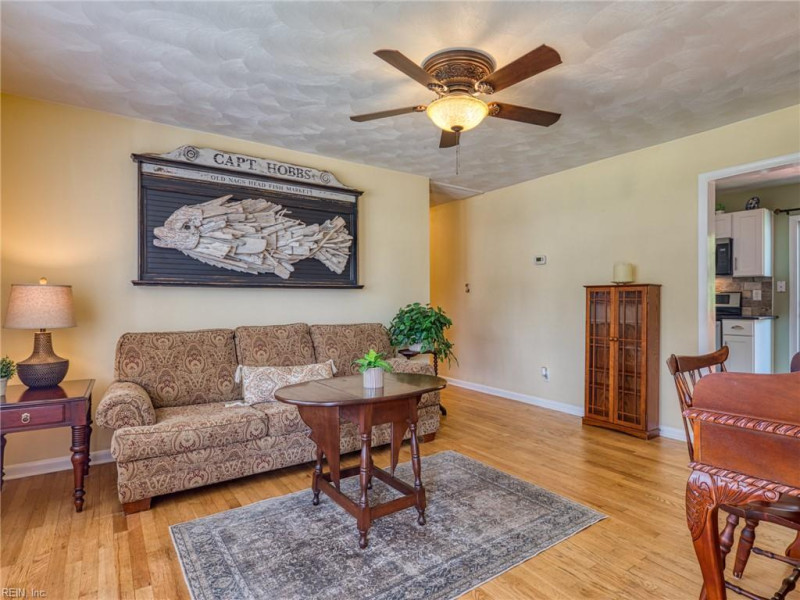 Photo 19 of 43 residential for sale in Chesapeake virginia