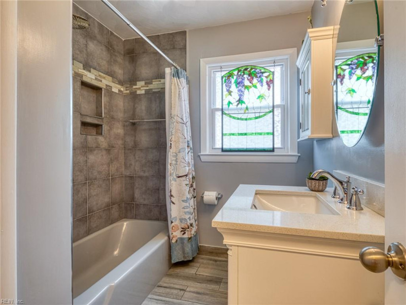 Photo 25 of 43 residential for sale in Chesapeake virginia