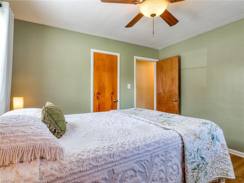Photo 28 of 43 residential for sale in Chesapeake virginia