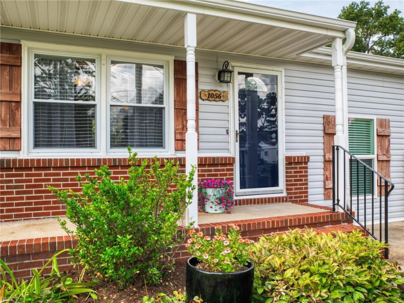 Photo 3 of 43 residential for sale in Chesapeake virginia