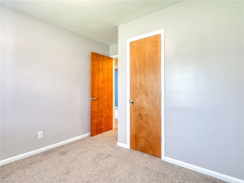 Photo 31 of 43 residential for sale in Chesapeake virginia