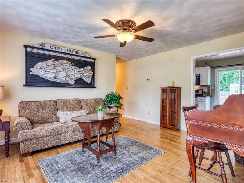 Photo 5 of 43 residential for sale in Chesapeake virginia