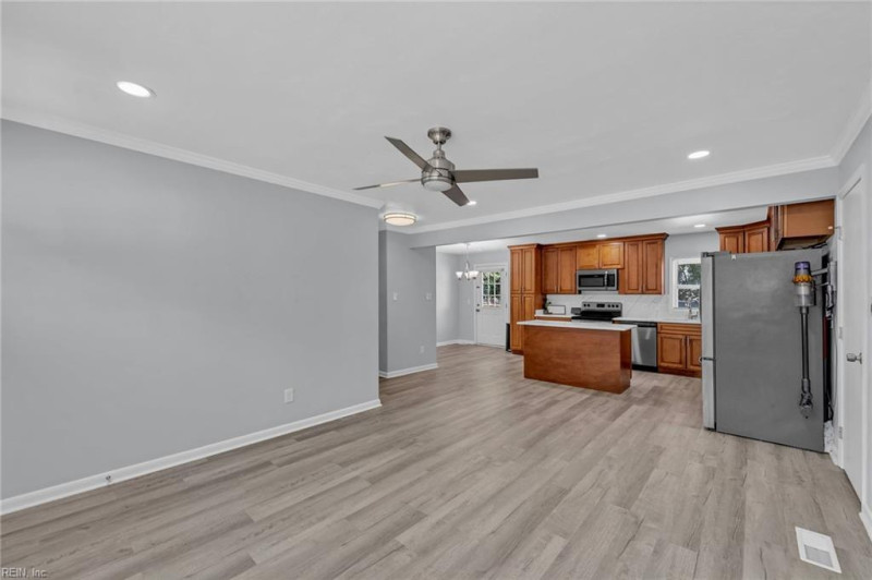 Photo 11 of 38 residential for sale in Norfolk virginia