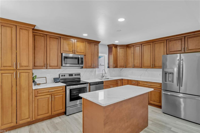 Photo 18 of 38 residential for sale in Norfolk virginia