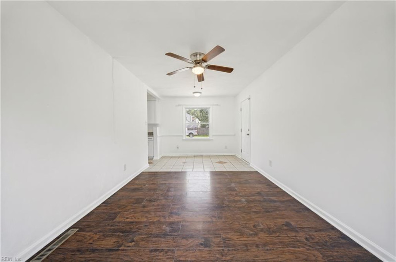 Photo 11 of 35 residential for sale in Virginia Beach virginia