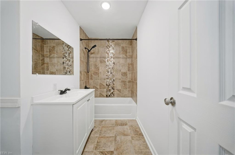 Photo 13 of 35 residential for sale in Virginia Beach virginia
