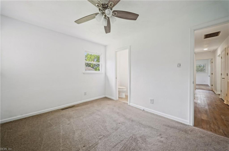 Photo 14 of 35 residential for sale in Virginia Beach virginia