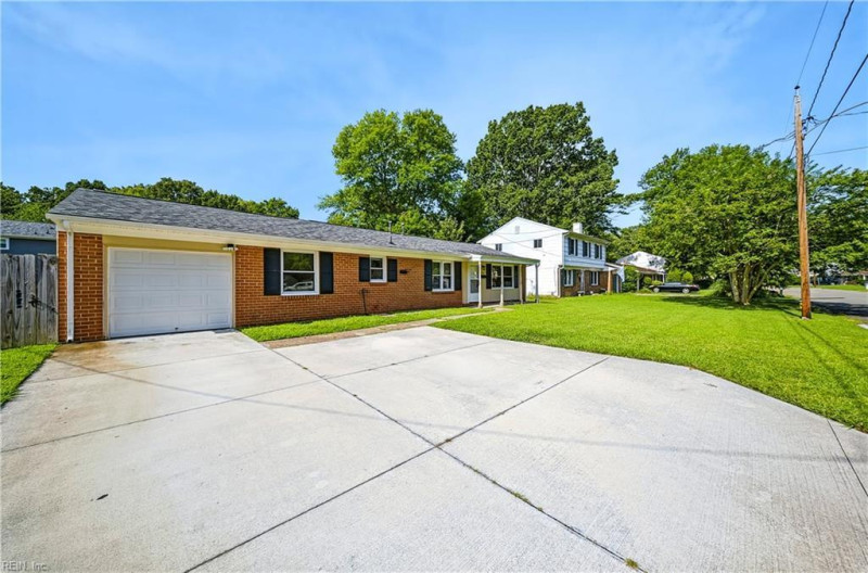 Photo 2 of 35 residential for sale in Virginia Beach virginia