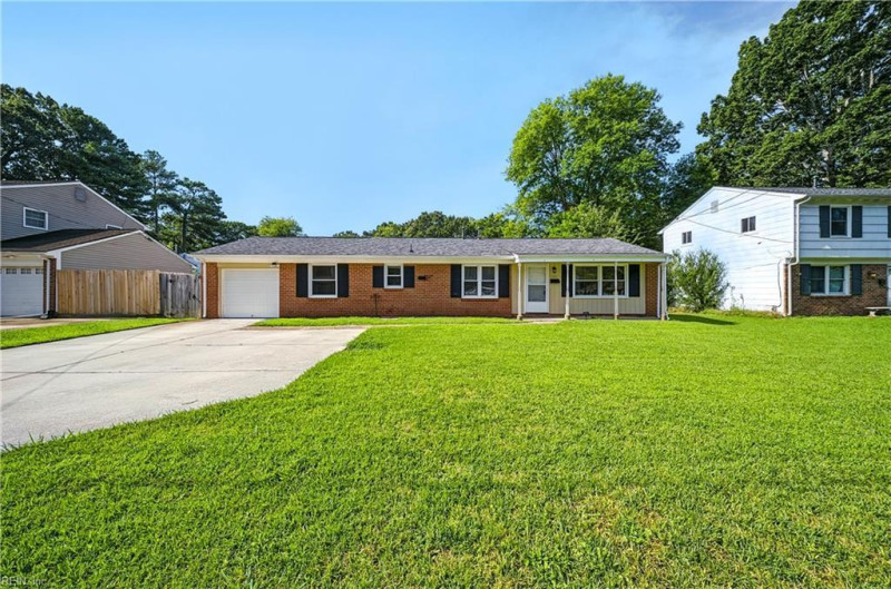 Photo 3 of 35 residential for sale in Virginia Beach virginia
