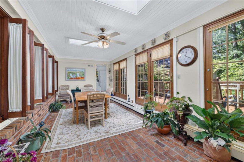 Photo 10 of 44 residential for sale in Virginia Beach virginia