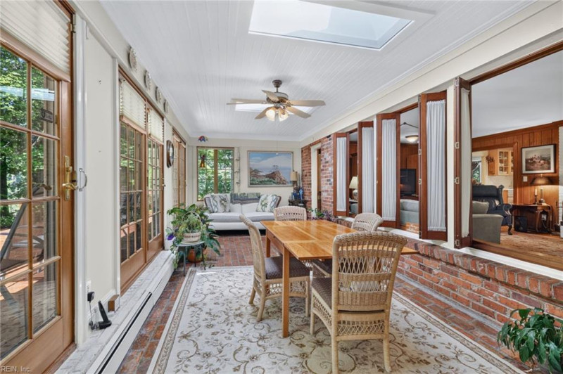 Photo 11 of 44 residential for sale in Virginia Beach virginia