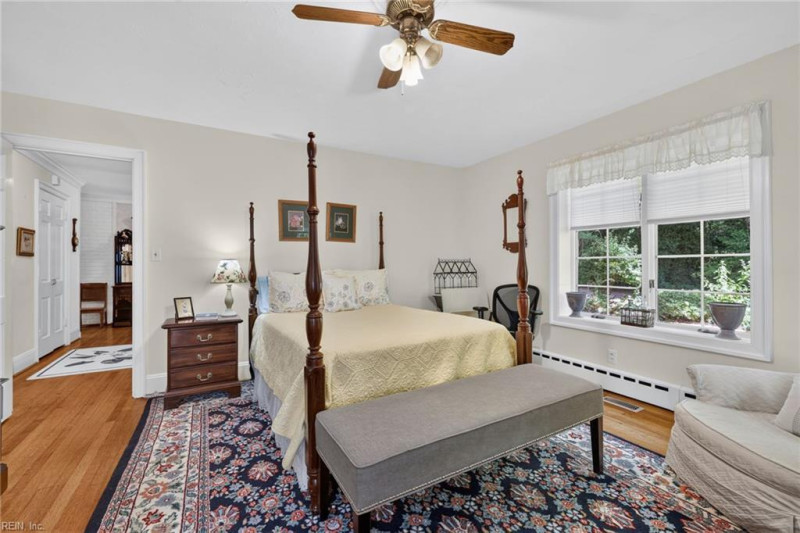 Photo 25 of 44 residential for sale in Virginia Beach virginia