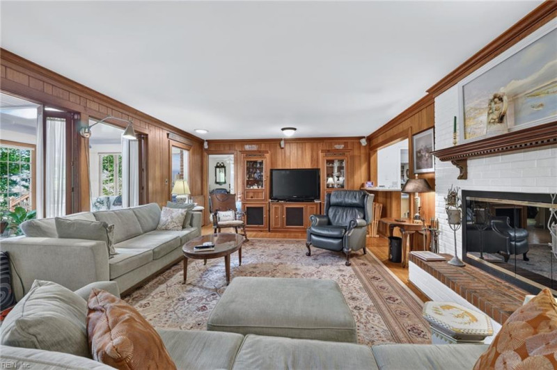 Photo 5 of 44 residential for sale in Virginia Beach virginia