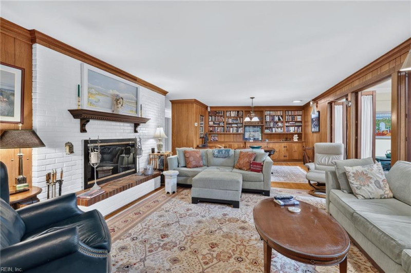 Photo 6 of 44 residential for sale in Virginia Beach virginia
