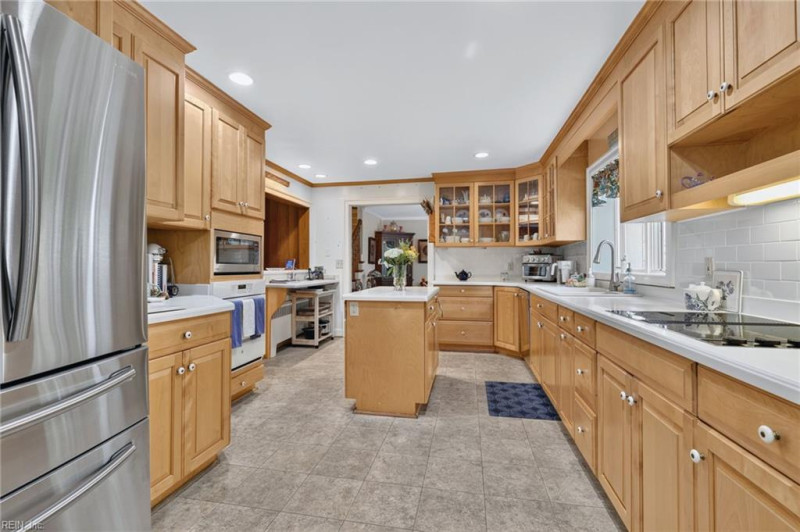 Photo 8 of 44 residential for sale in Virginia Beach virginia