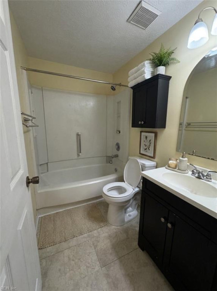 Photo 15 of 27 residential for sale in Hampton virginia