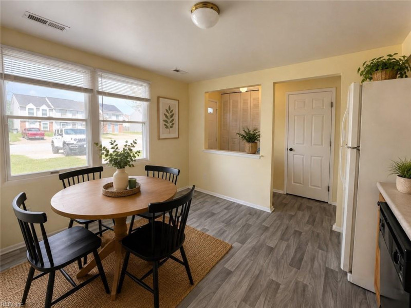 Photo 5 of 27 residential for sale in Hampton virginia