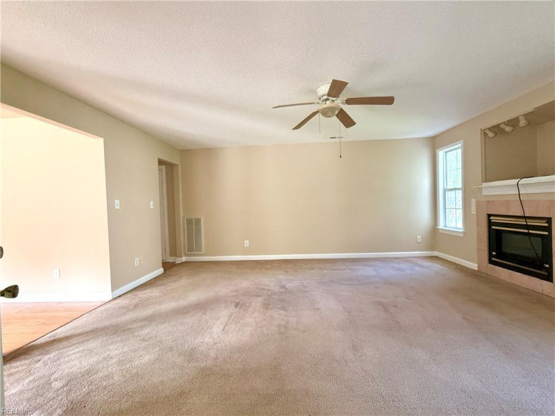 Photo 21 of 37 residential for sale in Chesapeake virginia Photo 21 of 37 residential for sale in Chesapeake virginia