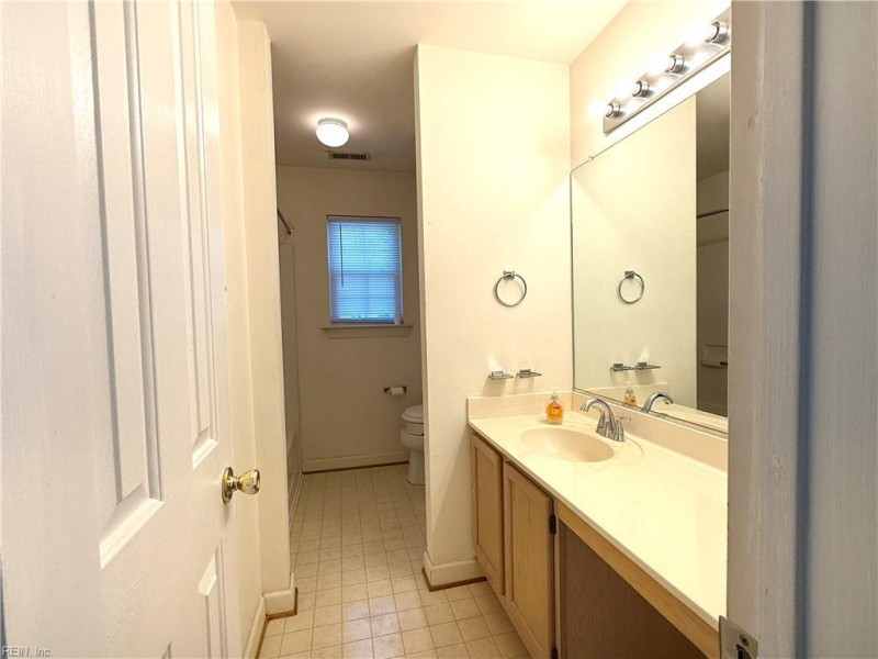 Photo 32 of 37 residential for sale in Chesapeake virginia Photo 32 of 37 residential for sale in Chesapeake virginia
