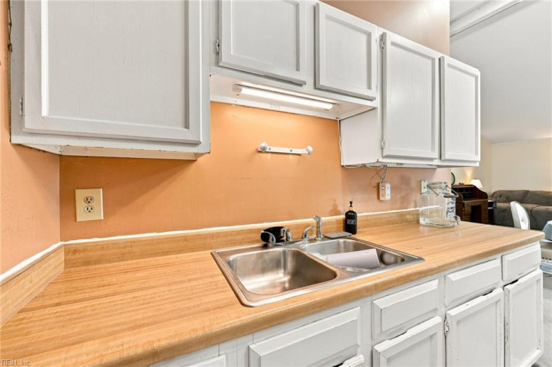 Photo 10 of 41 residential for sale in Newport News virginia