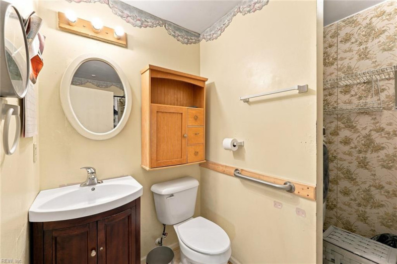 Photo 19 of 41 residential for sale in Newport News virginia