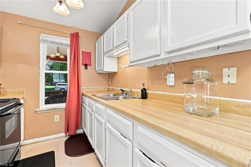 Photo 8 of 41 residential for sale in Newport News virginia
