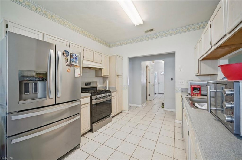 Photo 13 of 48 residential for sale in Virginia Beach virginia