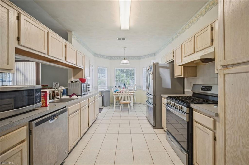 Photo 14 of 48 residential for sale in Virginia Beach virginia