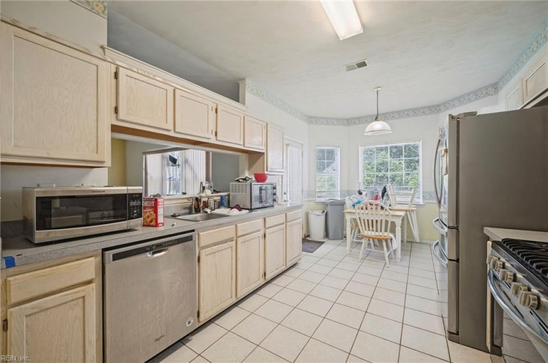 Photo 15 of 48 residential for sale in Virginia Beach virginia