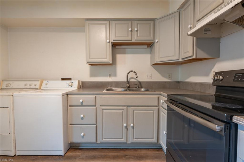 Photo 10 of 48 residential for sale in Norfolk virginia