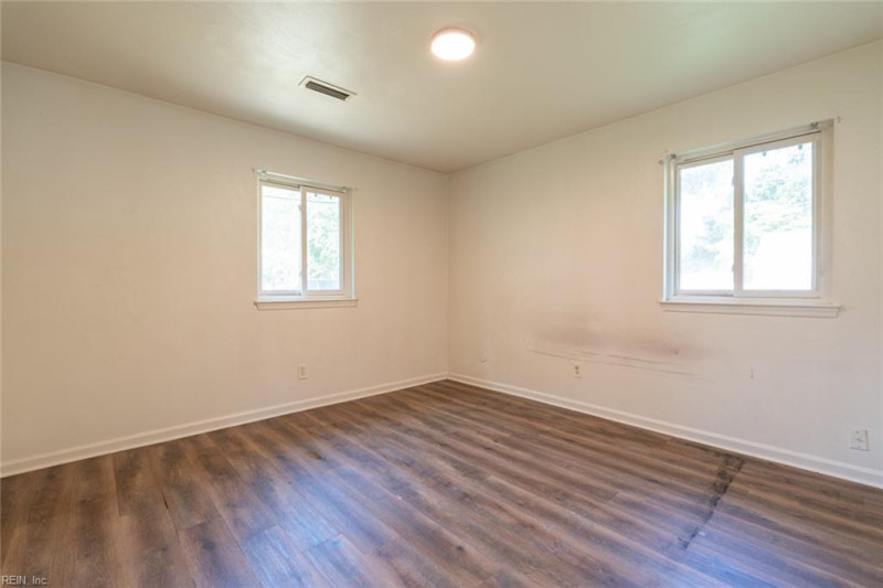 Photo 14 of 48 residential for sale in Norfolk virginia
