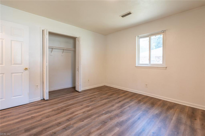 Photo 16 of 48 residential for sale in Norfolk virginia