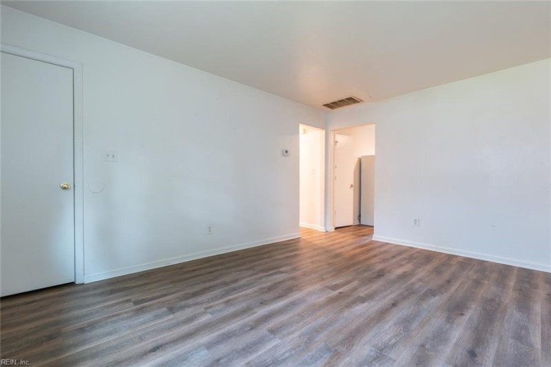 Photo 6 of 48 residential for sale in Norfolk virginia