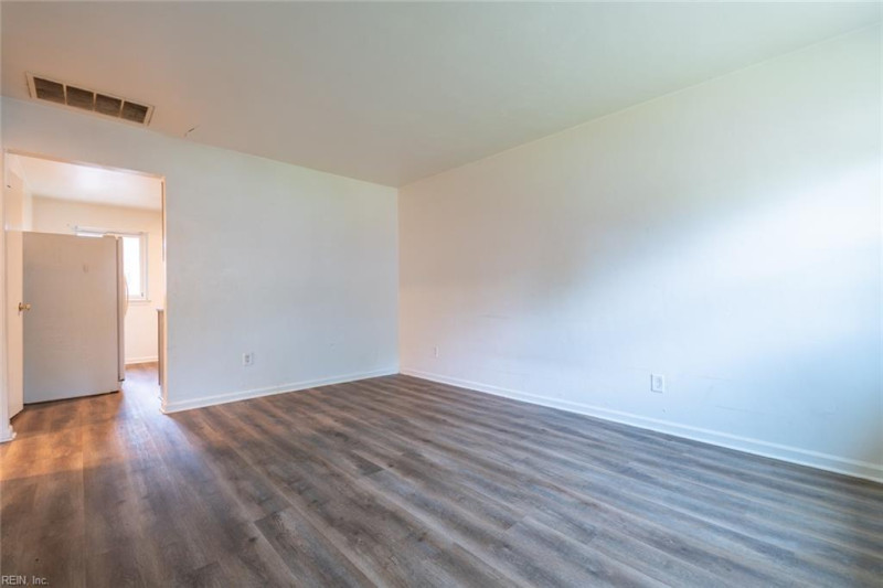 Photo 7 of 48 residential for sale in Norfolk virginia