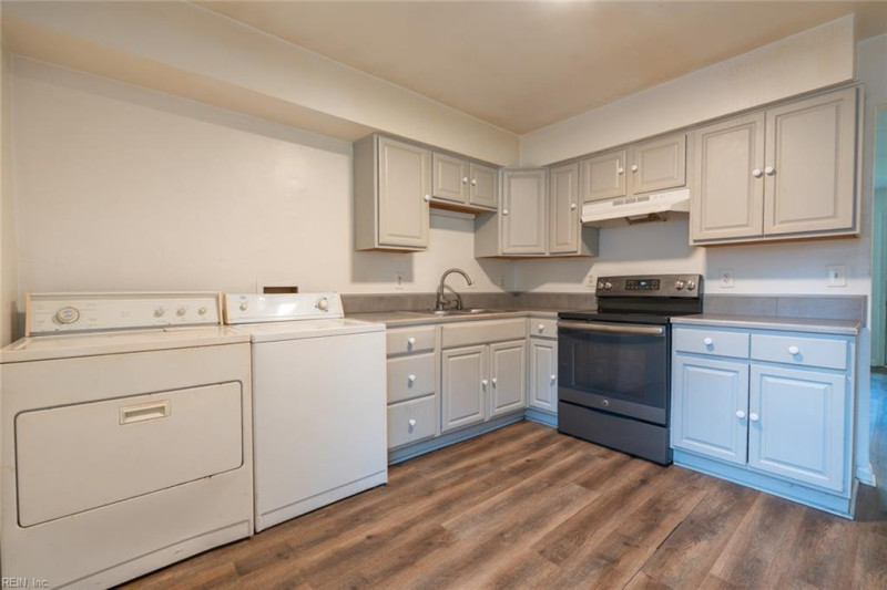 Photo 9 of 48 residential for sale in Norfolk virginia