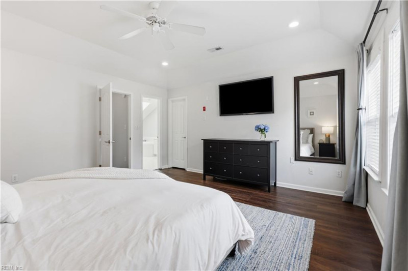 Photo 24 of 46 residential for sale in Virginia Beach virginia