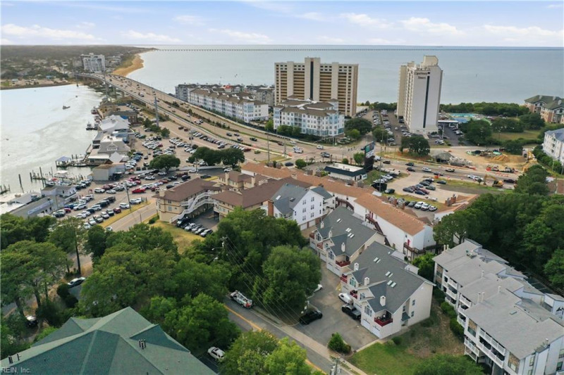 Photo 3 of 46 residential for sale in Virginia Beach virginia