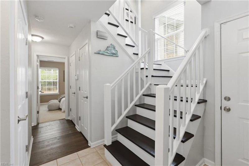 Photo 4 of 46 residential for sale in Virginia Beach virginia