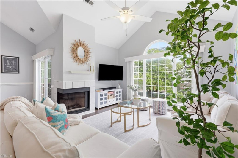 Photo 8 of 46 residential for sale in Virginia Beach virginia