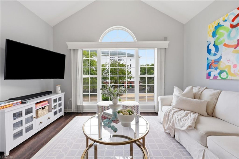 Photo 9 of 46 residential for sale in Virginia Beach virginia