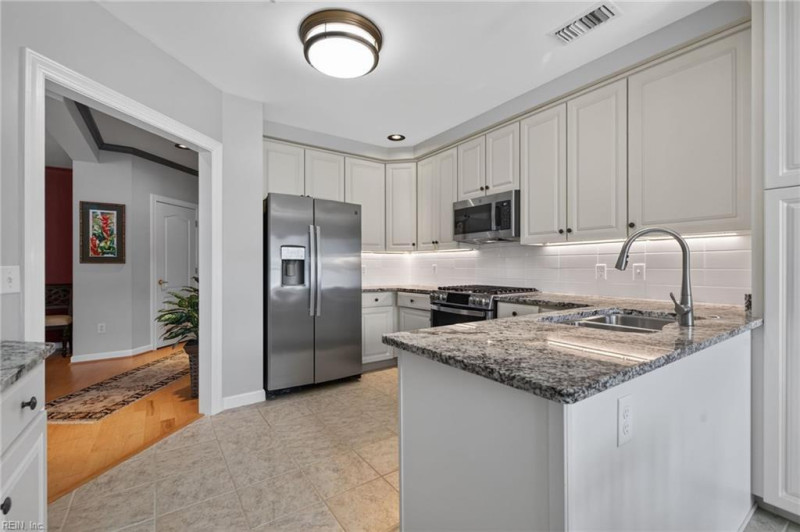 Photo 10 of 35 residential for sale in Virginia Beach virginia