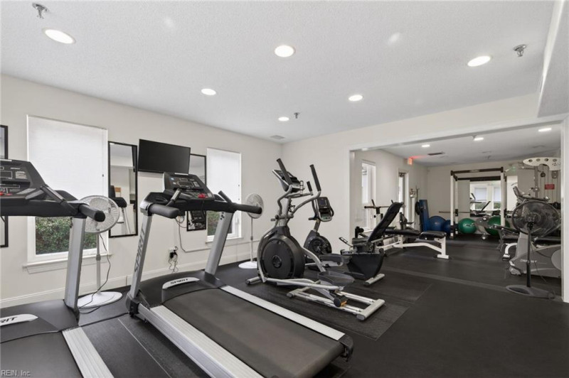 Photo 25 of 35 residential for sale in Virginia Beach virginia