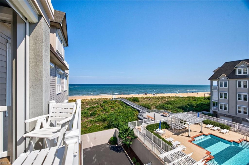 Photo 4 of 35 residential for sale in Virginia Beach virginia